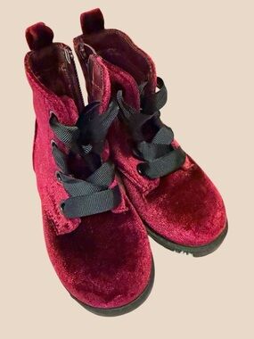 Cat & Jack Girls Burgundy Velvet Lace-Up Boots with Black Ribbon Laces